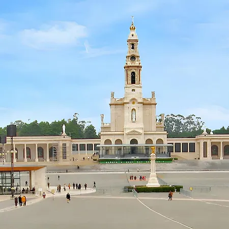 Comfortable In With Garden And Shared Pool Apartment Pataias