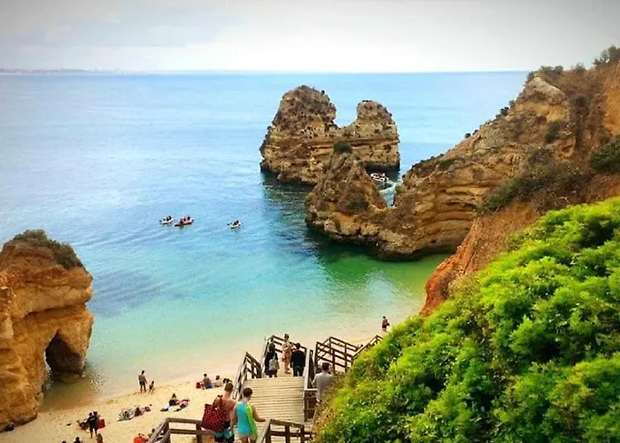 Comfortable In With Garden And Shared Pool *